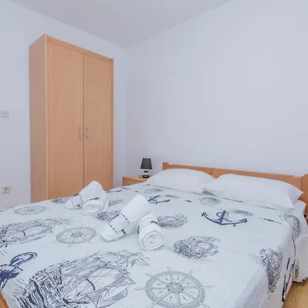 Zdravka * Lokva Rogoznica